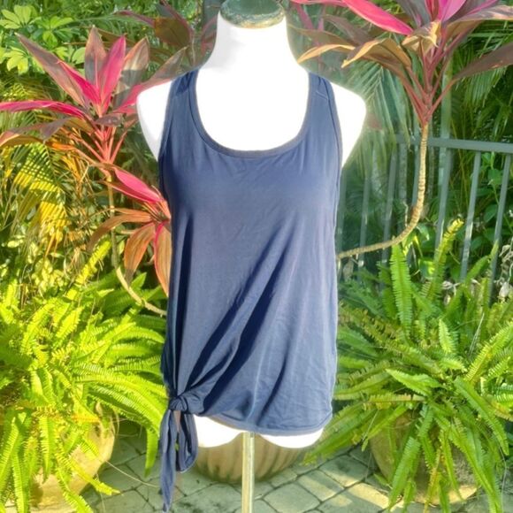 🍍3/$15🍍 AXS Tie Front Active Tank - Picture 2 of 5